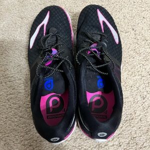 Brooks Pureconnect running shoes, women size 9.5